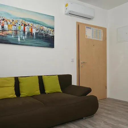 アパート Beautiful In Okrug Gornji トロギール