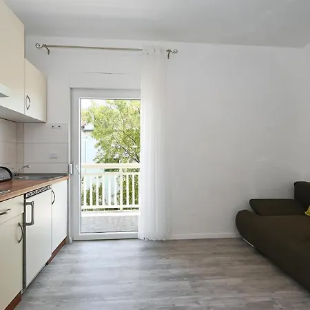 Apartment Amazing In Okrug Gornji With Wifi